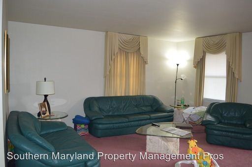 5305 Powhatan St - Photo 3 of 25