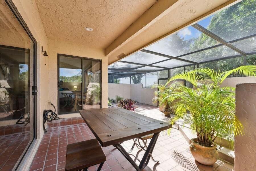 22737 Meridiana Dr - Photo 3 of 22