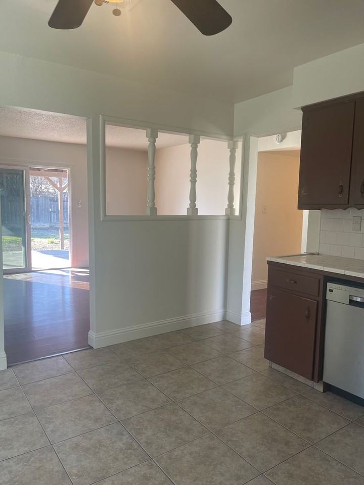 219 N Santa Rita St - Photo 4 of 34