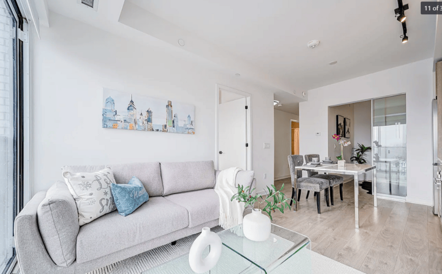 3211 N Hall St - Photo 2 of 4