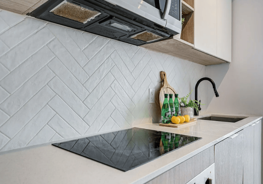 3211 N Hall St - Photo 3 of 4