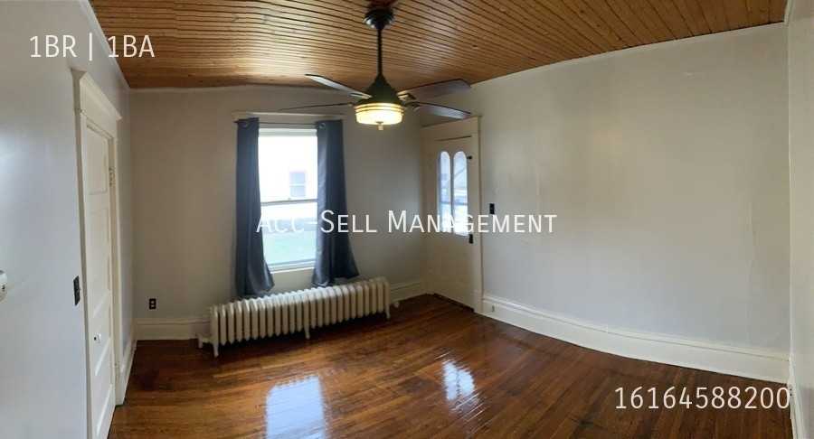 205 Valley Ave Nw #3 - Photo 7 of 8