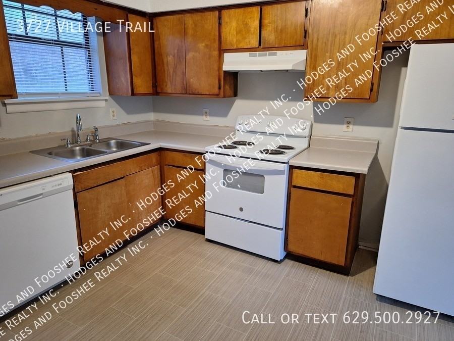 3727 Village Trl - Photo 2 of 8