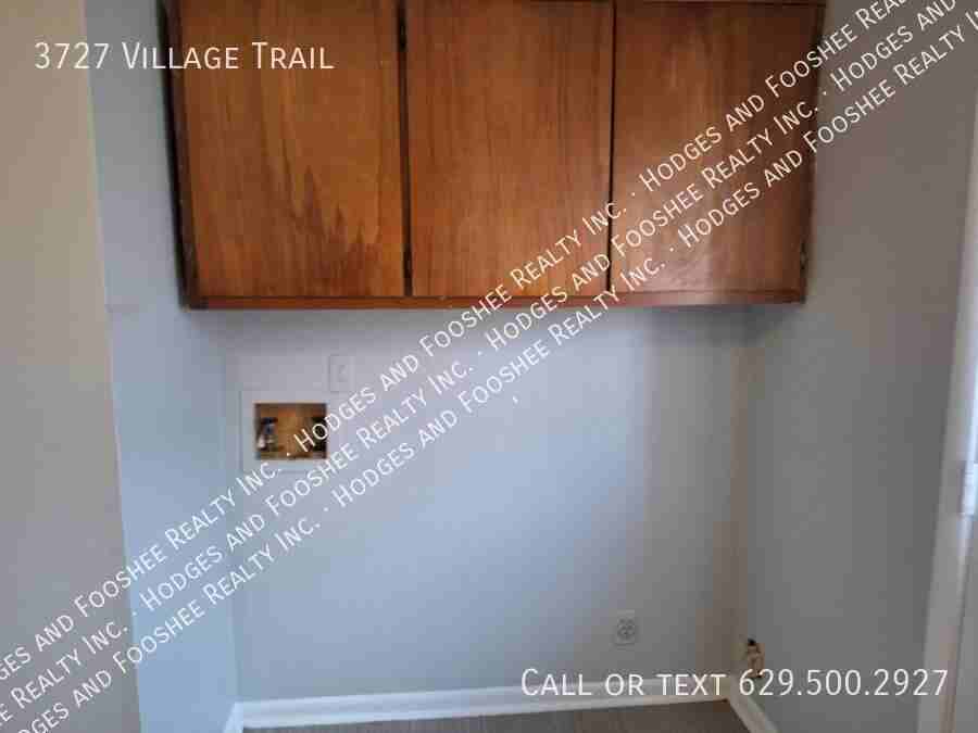 3727 Village Trl - Photo 3 of 8
