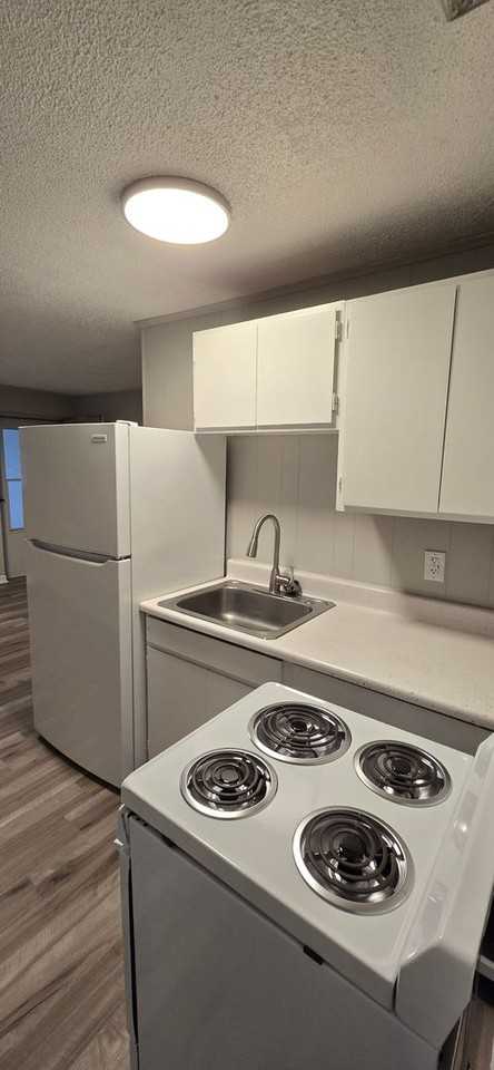 Century Square Apartments - Photo 4 of 14