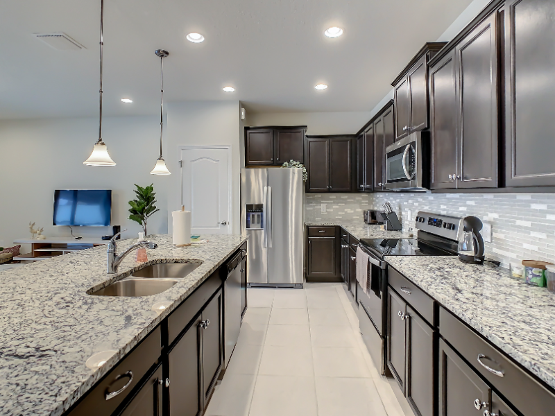 2415 Dubai St - Photo 3 of 20