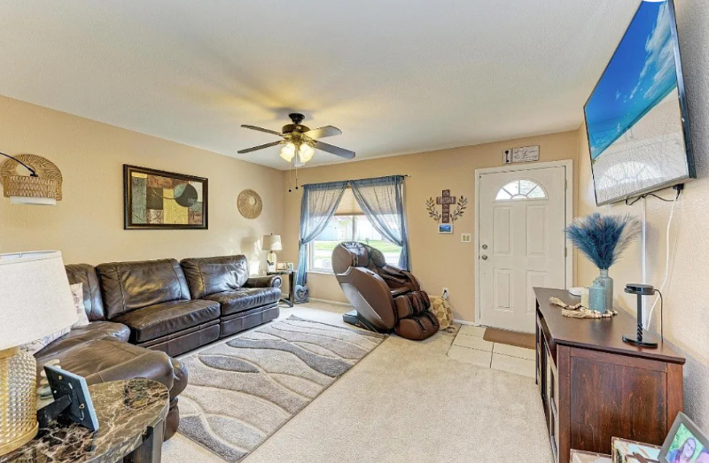 20352 Andover Ave - Photo 3 of 15