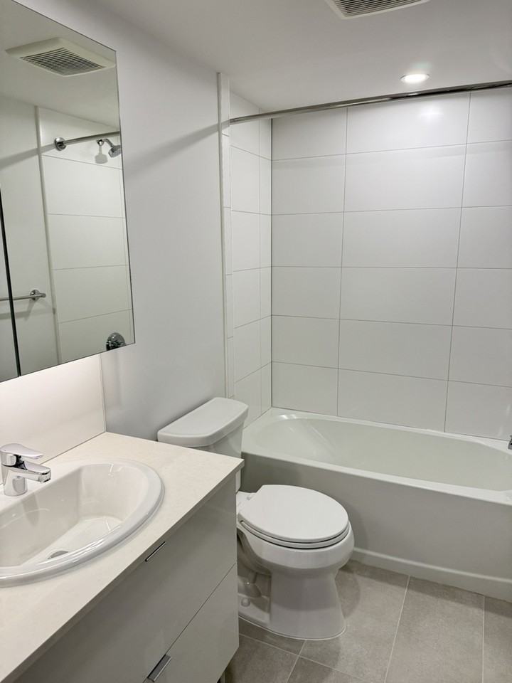 1045 Nelson St - Photo 6 of 20