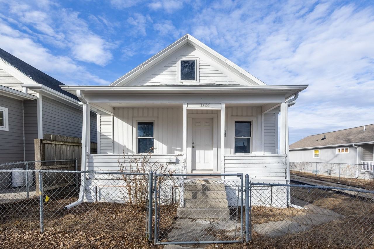 3126 R St - Photo 2 of 18