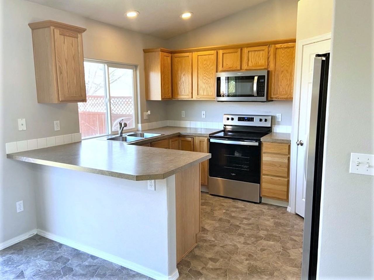 610 E Blue Heron St - Photo 5 of 26