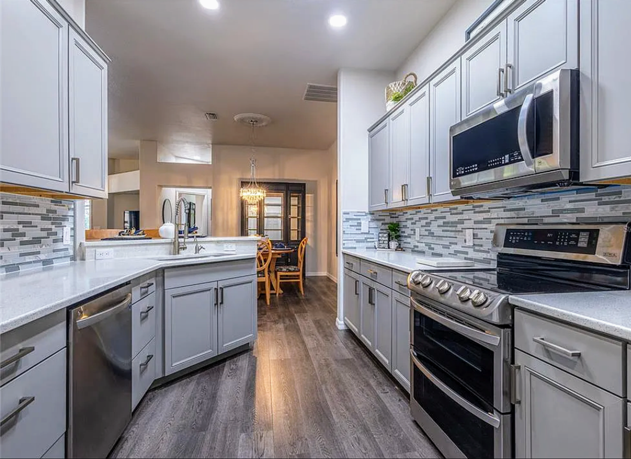 6152 Topsail Rd - Photo 3 of 11