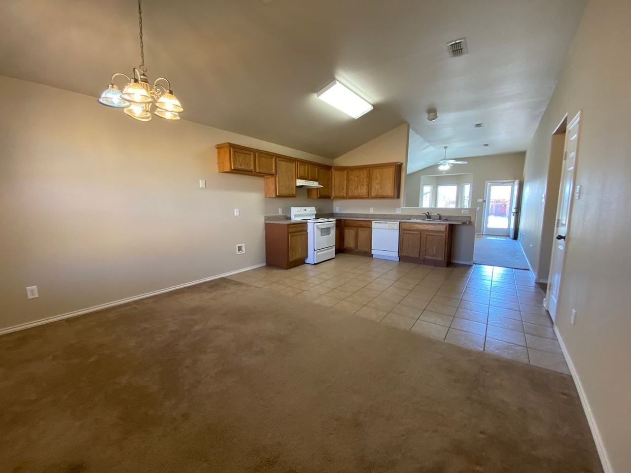 6524 91st Pl - Photo 7 of 14