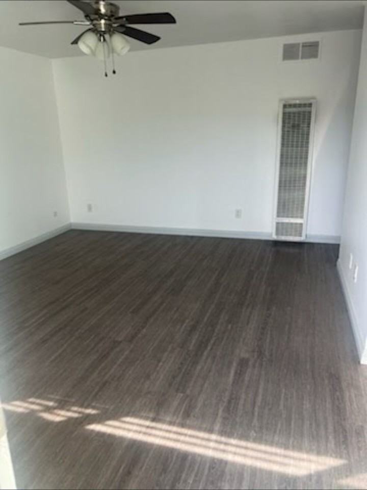 1059 N Wilmington Blvd - Photo 3 of 9