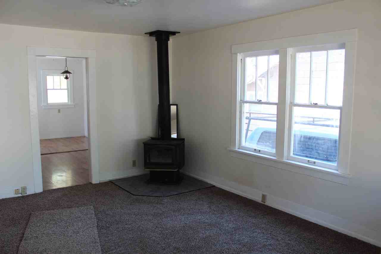2344 Orchard Ave - Photo 2 of 17