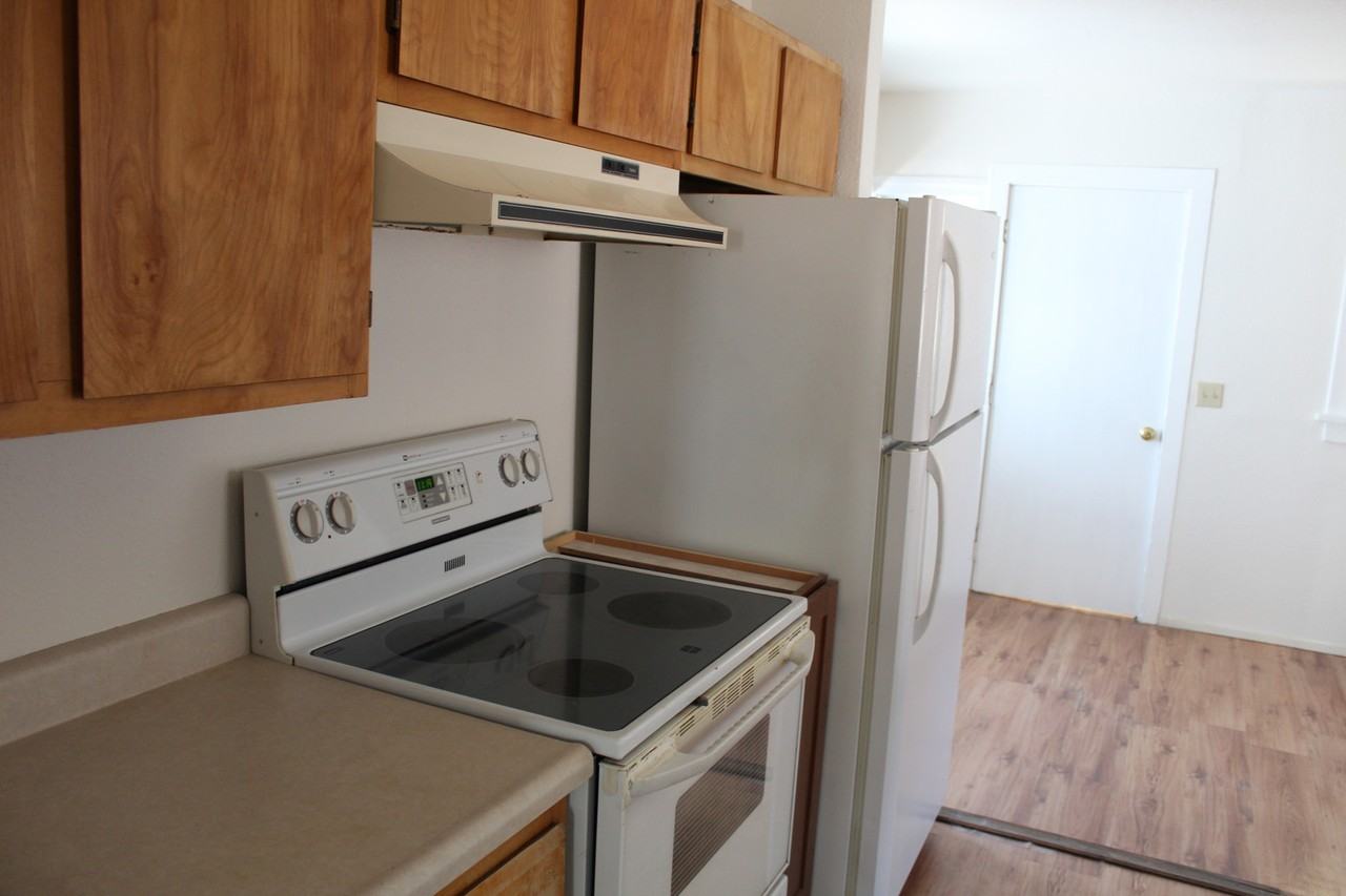 2344 Orchard Ave - Photo 5 of 17