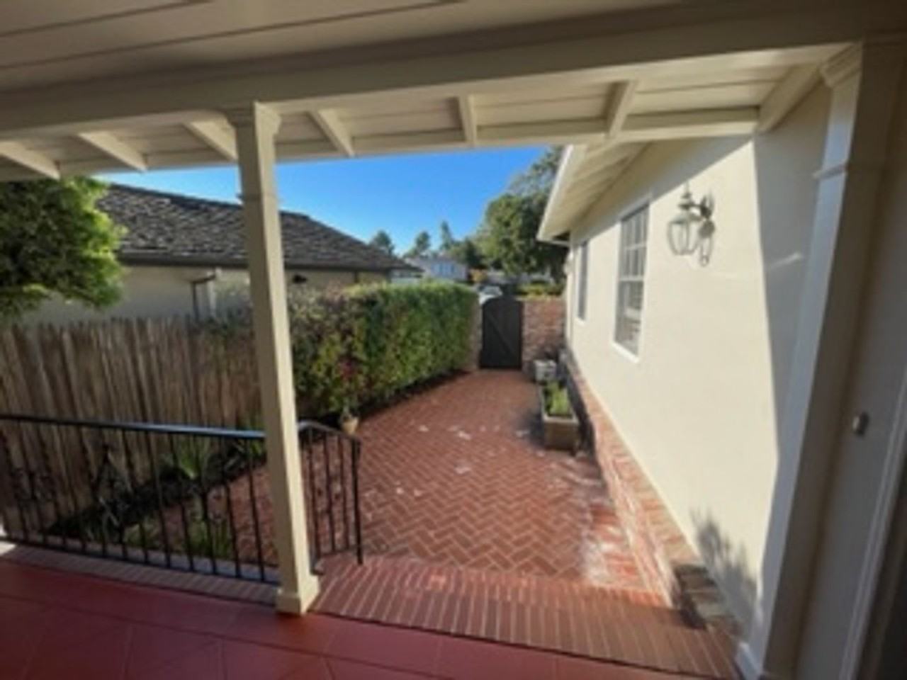 530 Carmel Cir - Photo 4 of 20