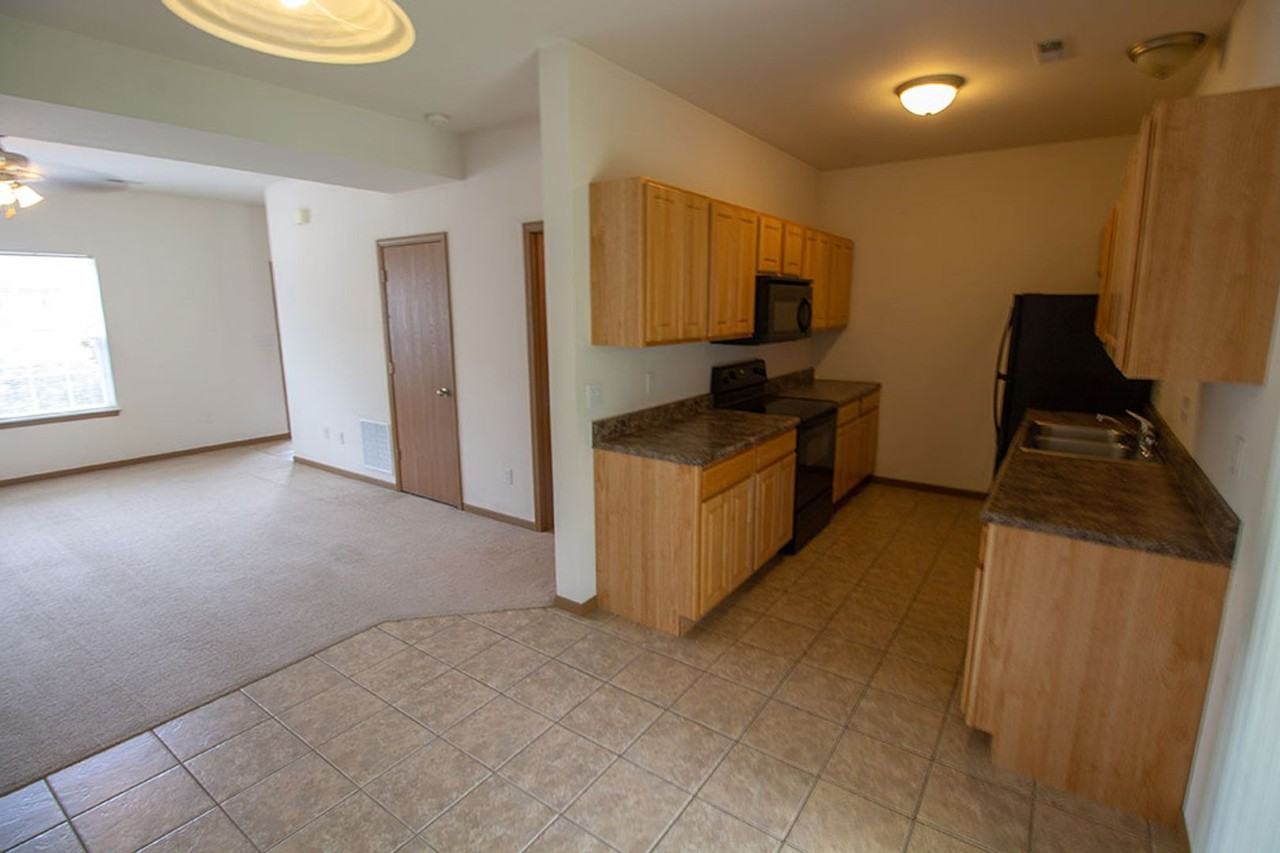 1617 Citadel Dr - Photo 6 of 23