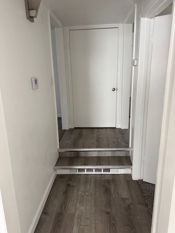 414 W College St - Photo 5 of 16