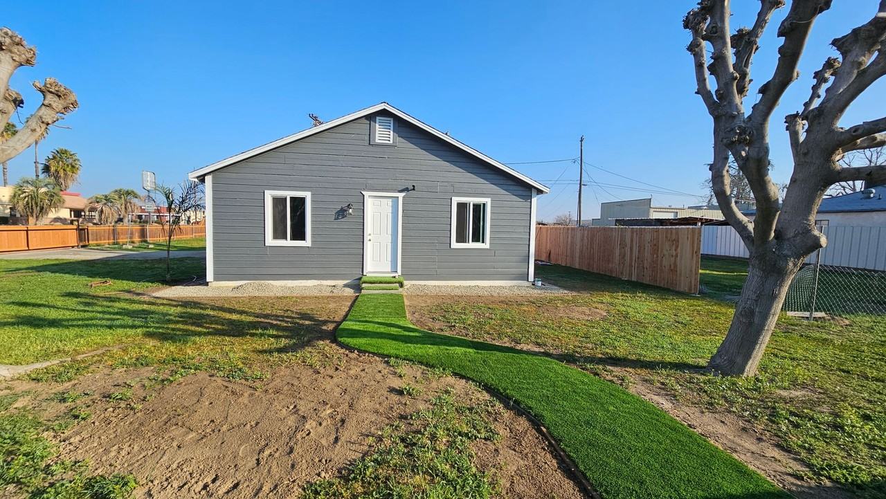 2034 1st St - Photo 2 of 11