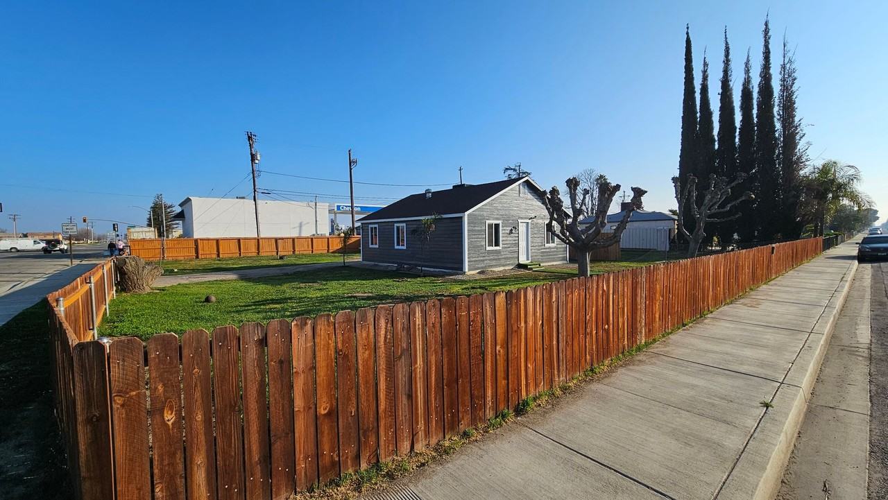 2034 1st St - Photo 3 of 11