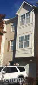 2416 Gerard Ct - Photo 3 of 9