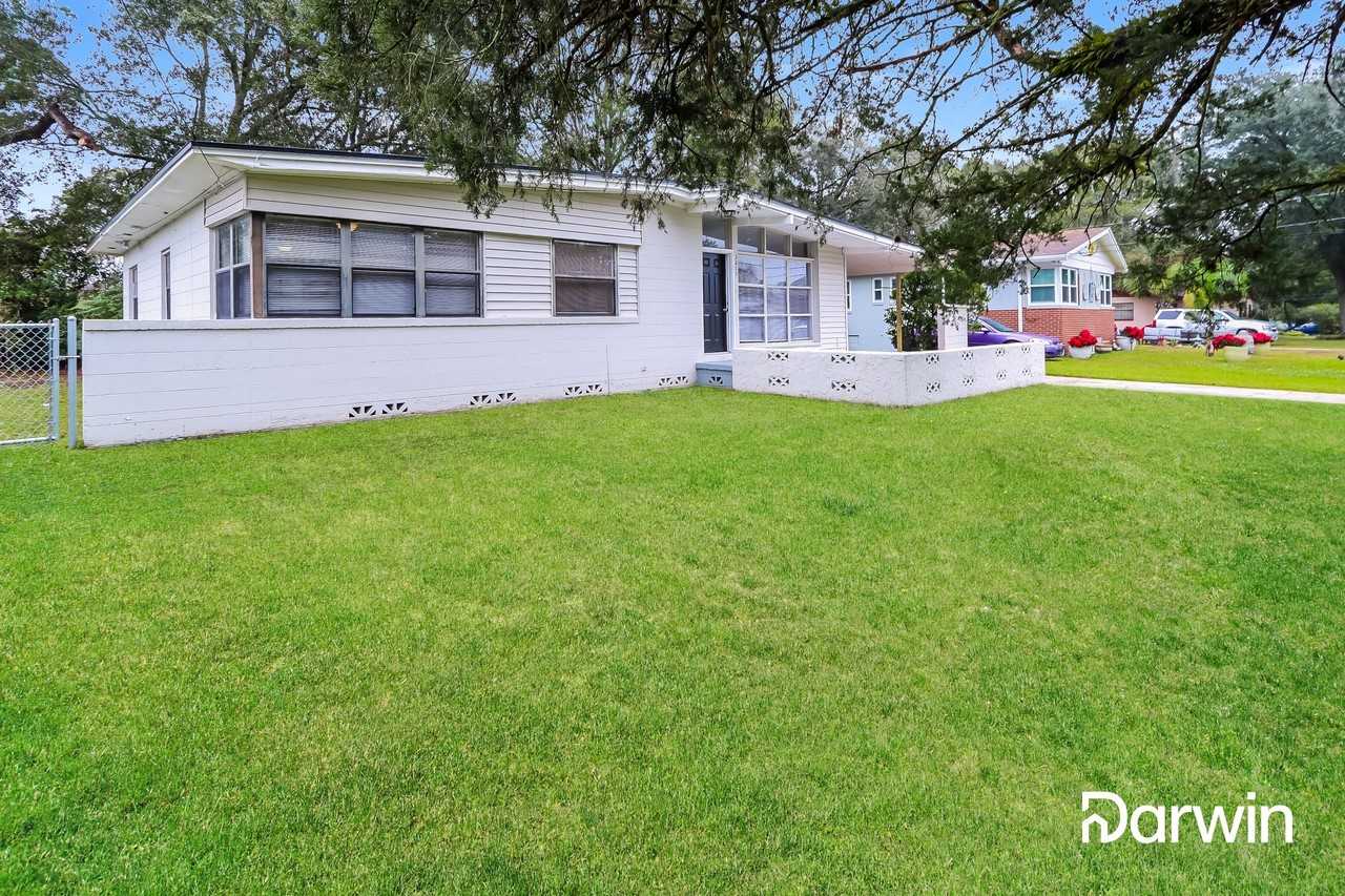 3215 Seine Dr - Photo 2 of 15