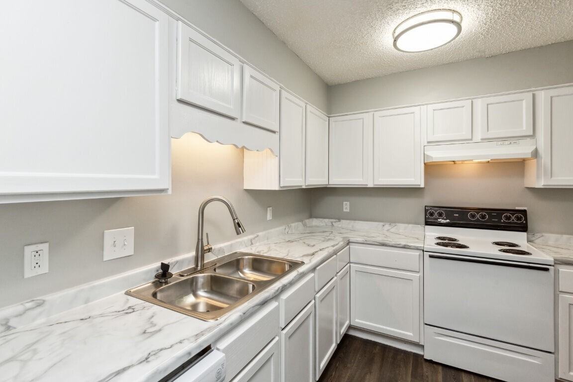 Meadow Glen Apartments - Photo 2 of 20