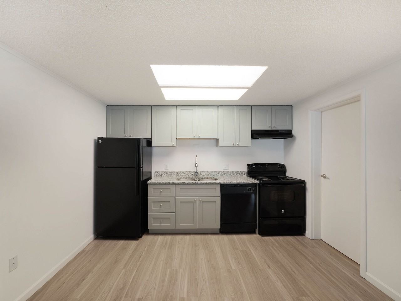 The Flats at Lakeshore - Photo 7 of 15