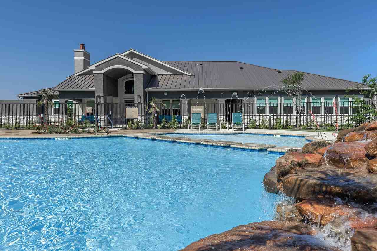 The Tennyson at Tomball - Photo 2 of 32