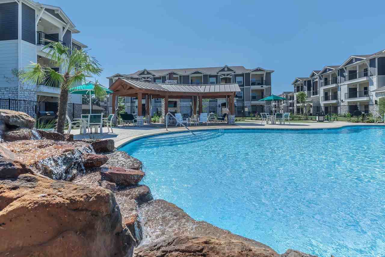 The Tennyson at Tomball - Photo 4 of 32