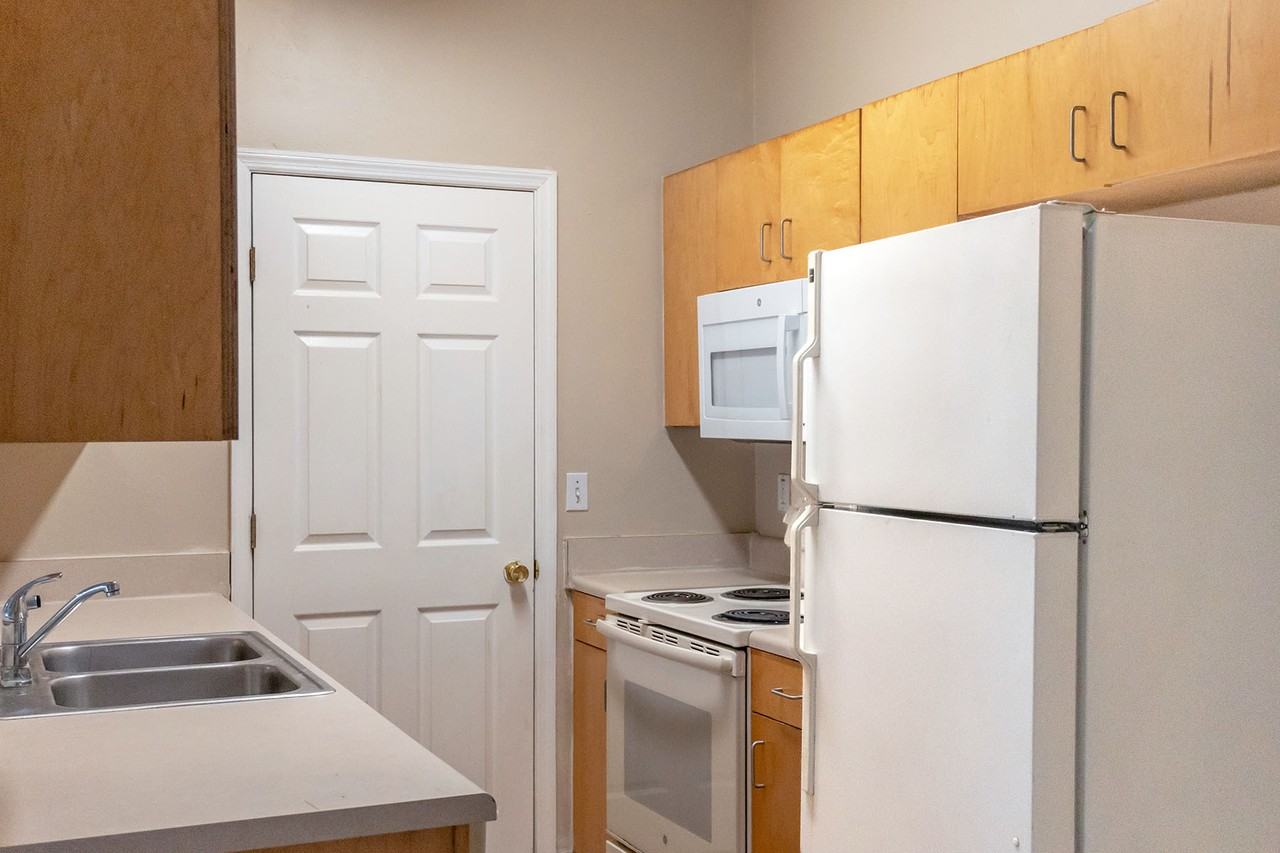 2403 Hartsfield Road #602 - Photo 4 of 15