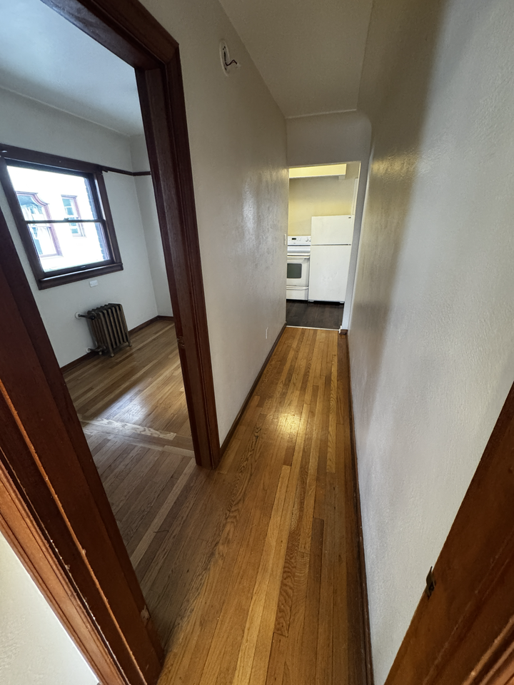 2923 Franklin Avenue East - Photo 3 of 21