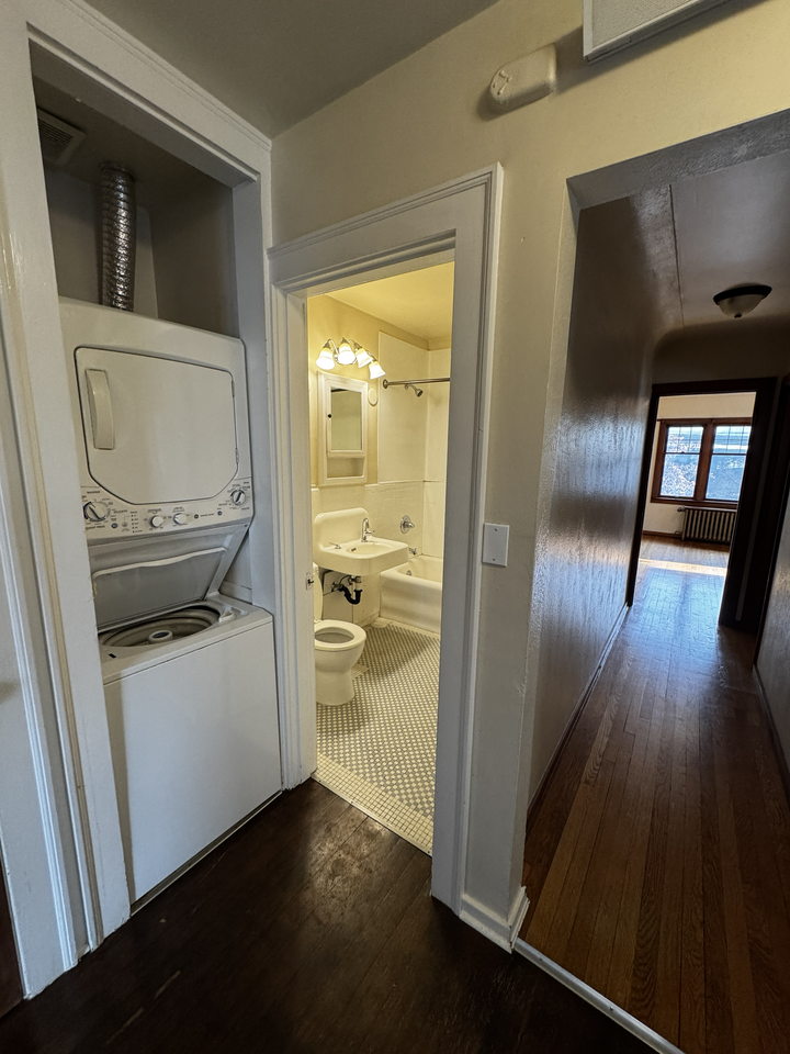 2923 Franklin Avenue East - Photo 7 of 21