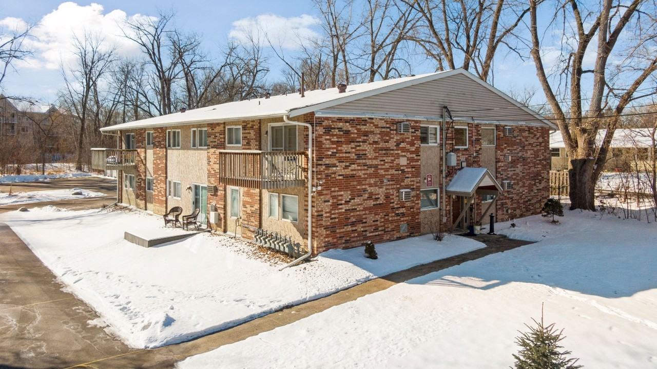 11215 12th Avenue North - Photo 7 of 10