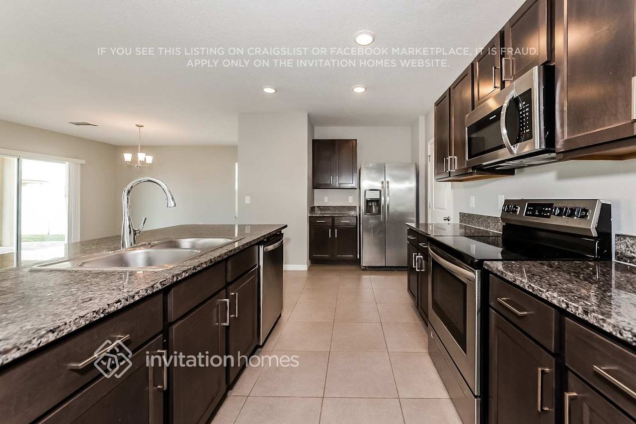 5900 Briar Rose Way - Photo 7 of 18