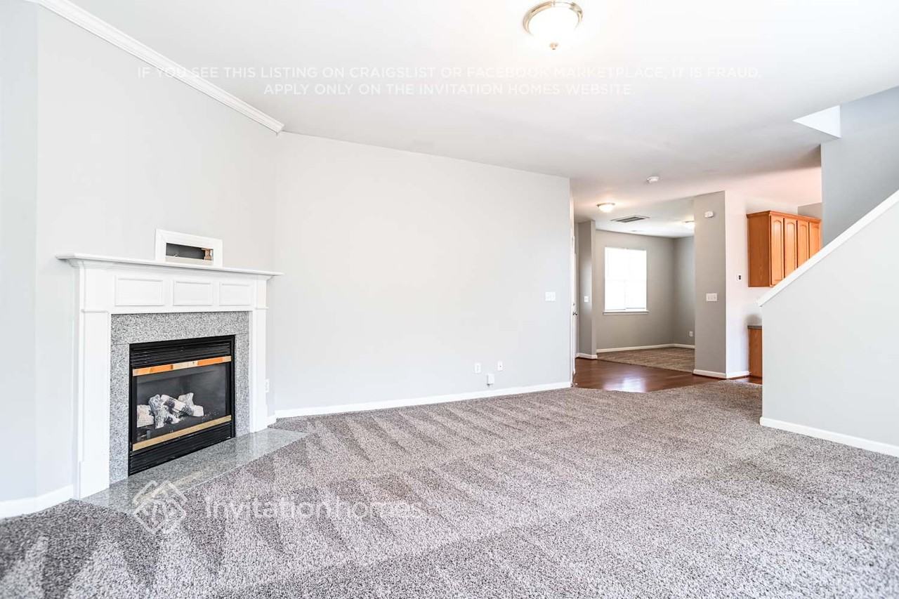 17220 Cambridge Woods Ct - Photo 4 of 18