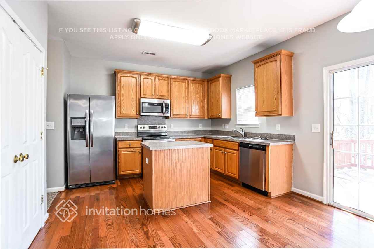 17220 Cambridge Woods Ct - Photo 7 of 18