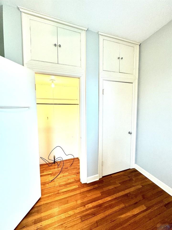 807 Ridgefield Road - Photo 7 of 11