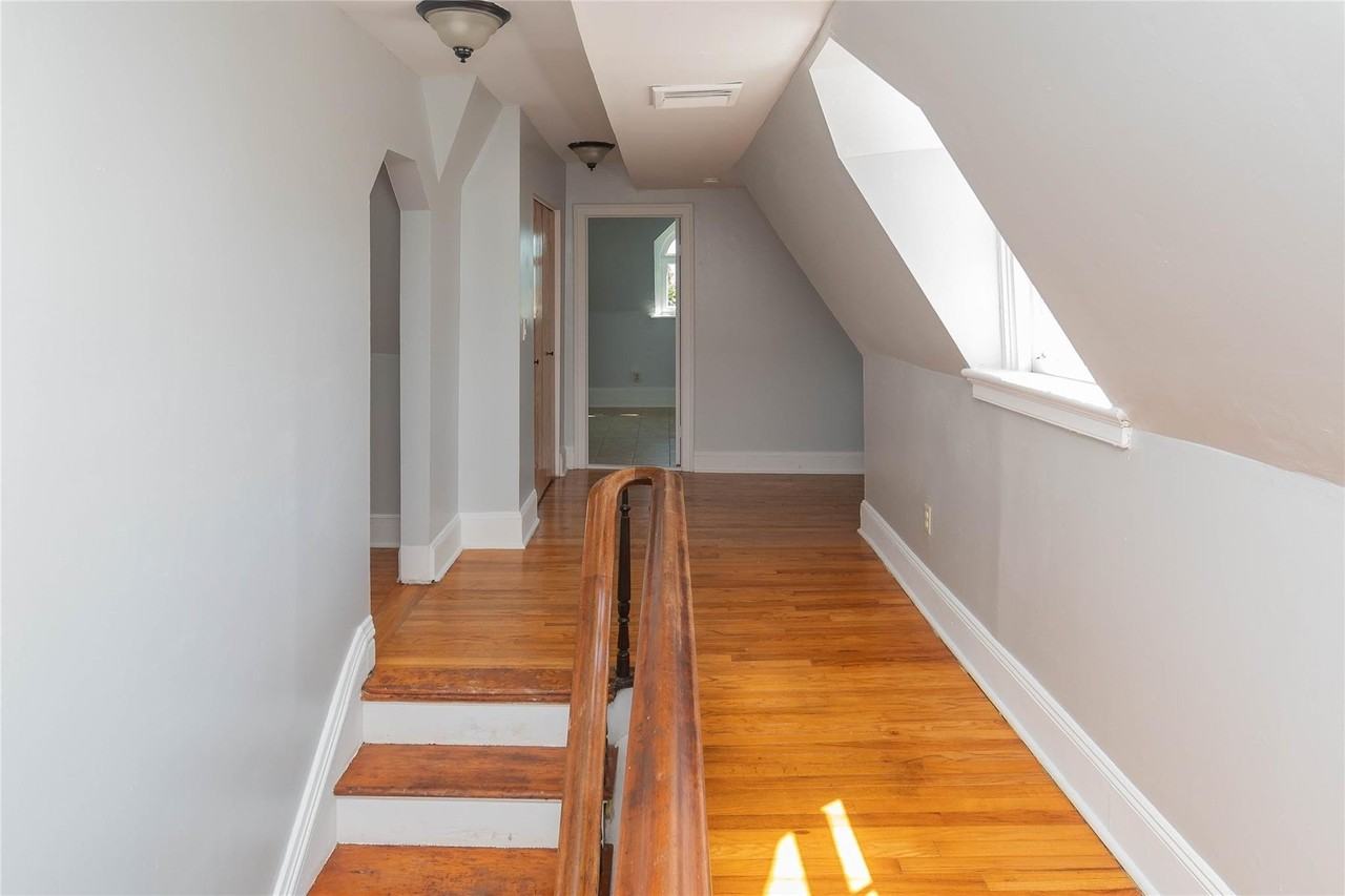 266 Grand St - Photo 7 of 30