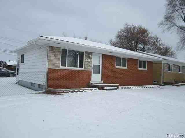 20715 Stafford St - Photo 2 of 13