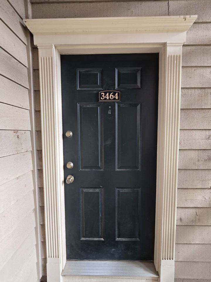 3464 Fishinger Mill Dr - Photo 2 of 17