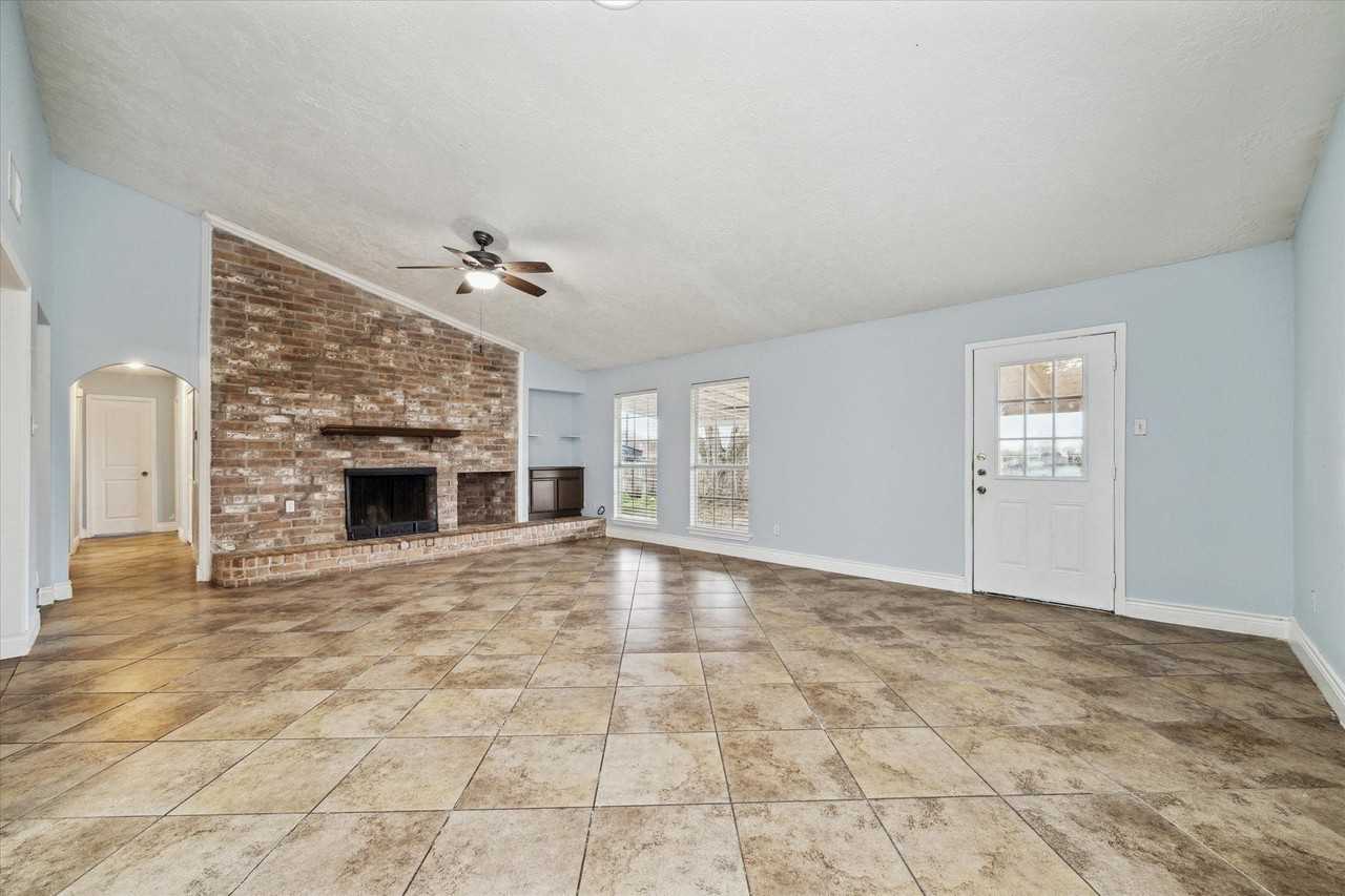 13827 Southline Rd - Photo 3 of 15