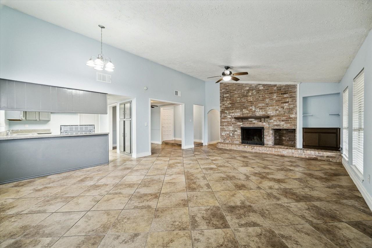 13827 Southline Rd - Photo 4 of 15