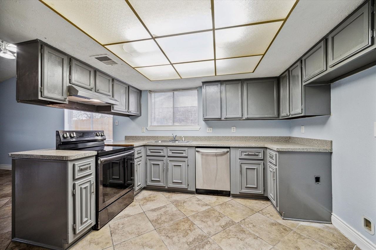 13827 Southline Rd - Photo 6 of 15