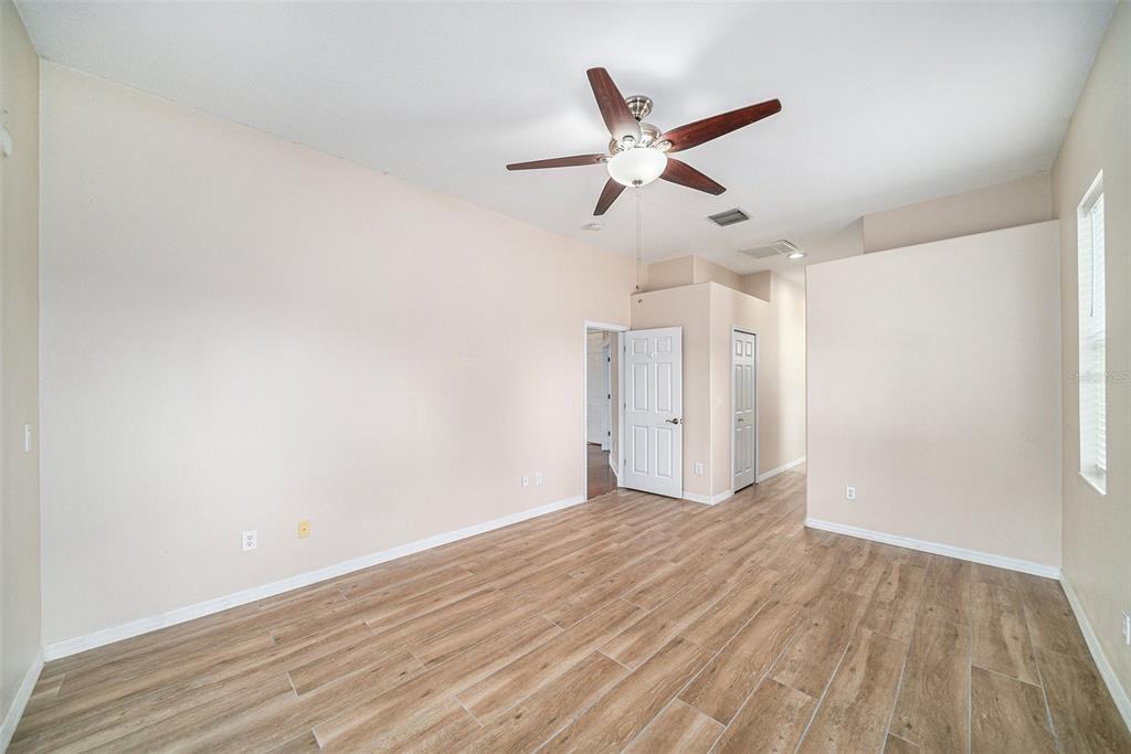 1704 Cresswell Manor Ct - Photo 3 of 7