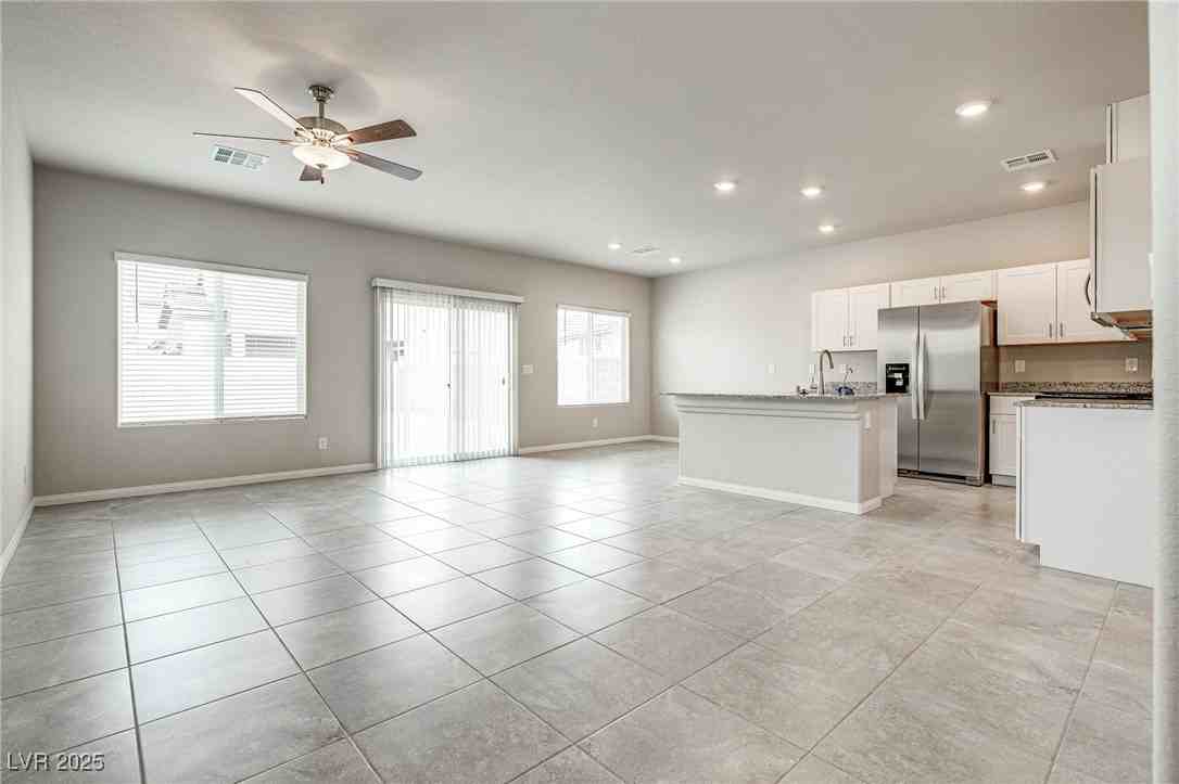 7470 Dragonfruit Ave - Photo 2 of 13