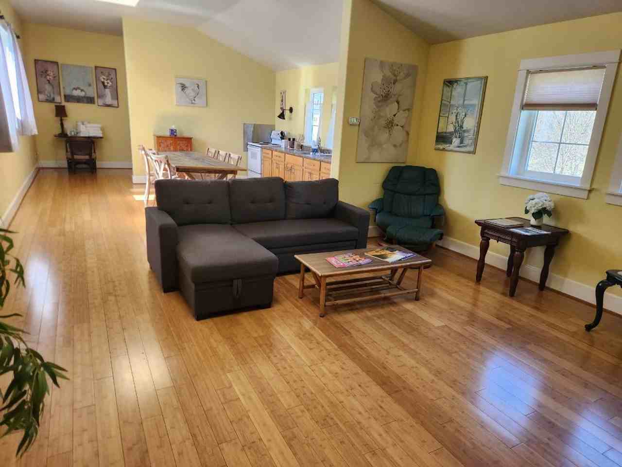 1280 1280 Oak St - Juliet Carriage House #3 - Photo 2 of 13