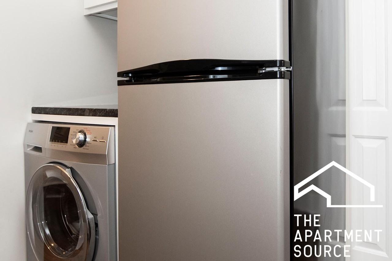 W Roscoe St #3N - Photo 2 of 8