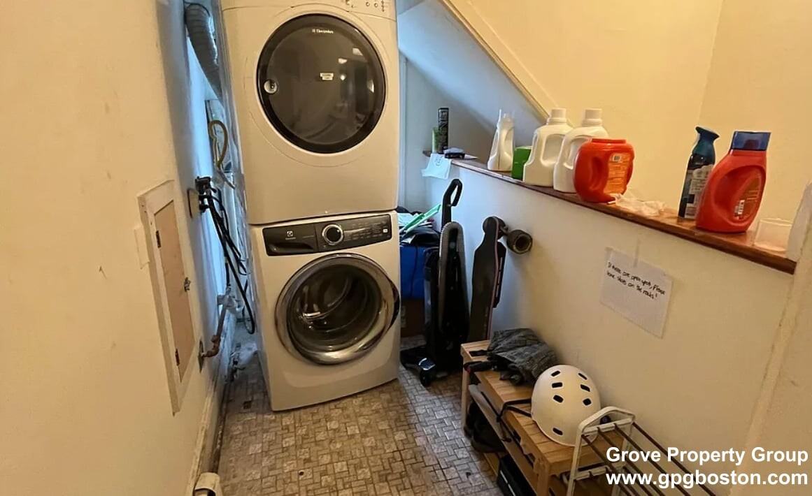 64 Fisher Ave #1 - Photo 5 of 6