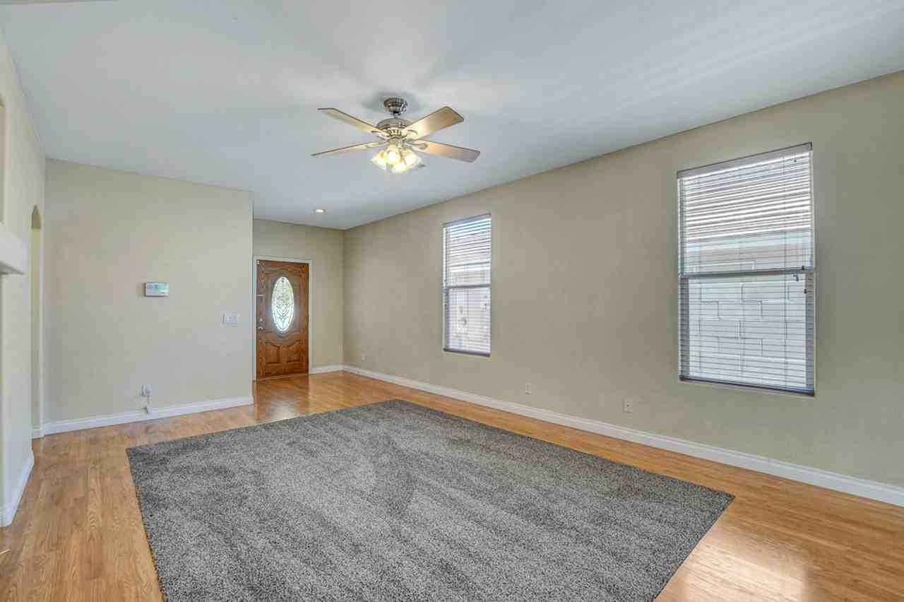 8737 Radiant Ruby Ave - Photo 7 of 41